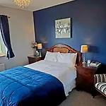 Avenue House