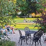 Avenue House Bed & Breakfast 3*