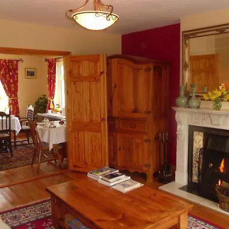 Lake Avenue House 3*